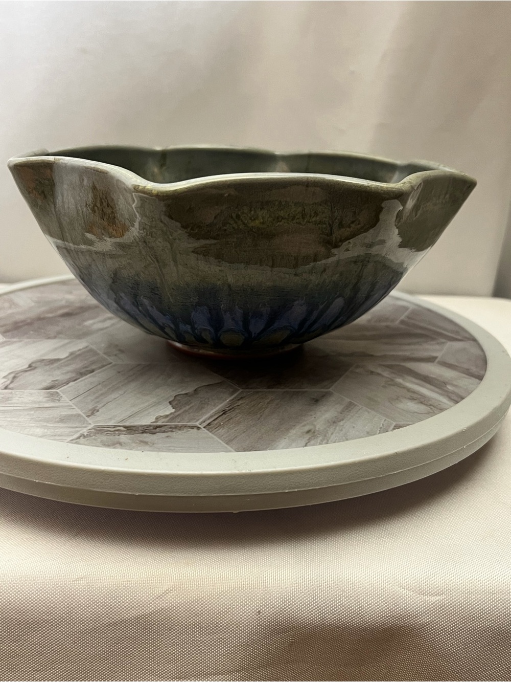 Signed Studio Pottery Bowl Blue Green Drip Glaze Scalloped Edge 8in Art - Picture 4 of 8